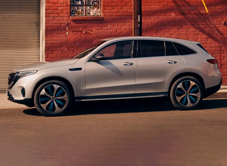 renting-mercedes-benz-eqc-1-3.webp