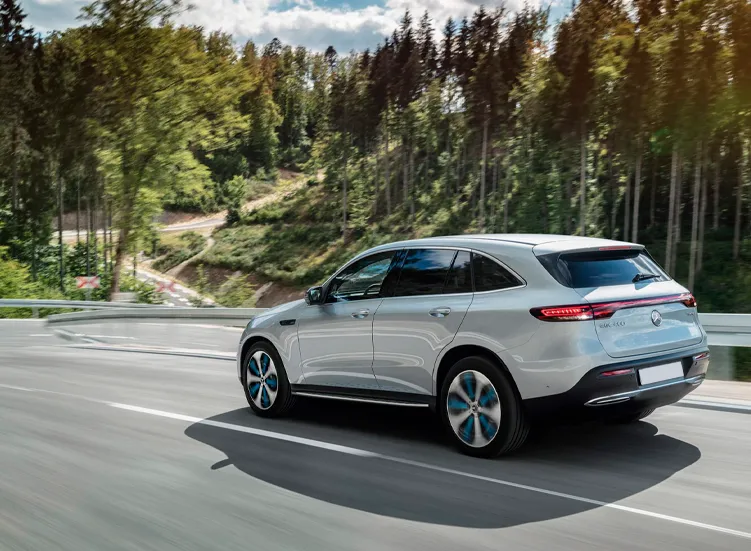 renting-mercedes-benz-eqc-4-3.webp