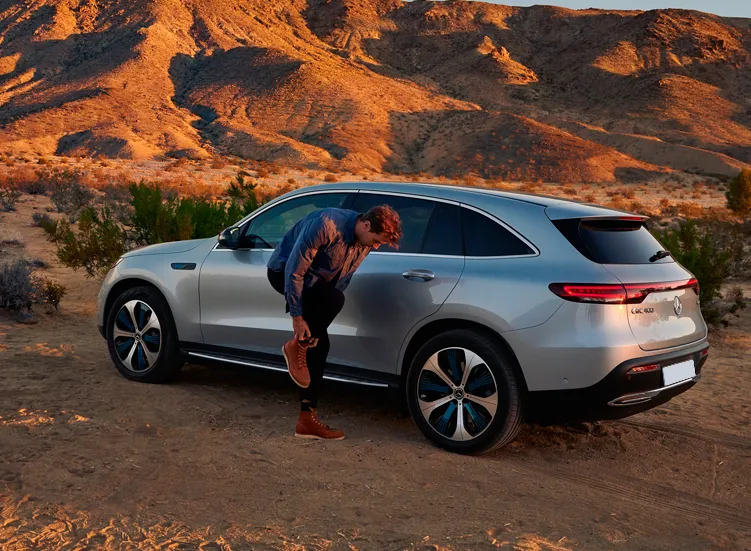 renting-mercedes-benz-eqc-8-3.webp