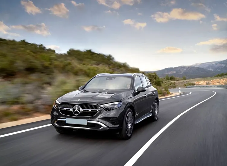renting-mercedes-benz-glc-5-3.webp