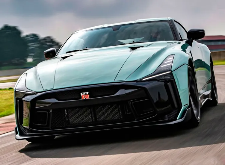 renting-nissan-gtr-2