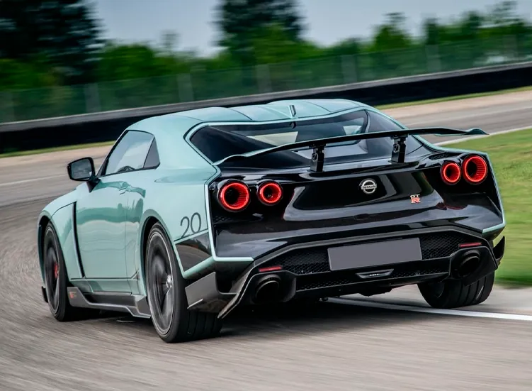 renting-nissan-gtr-3