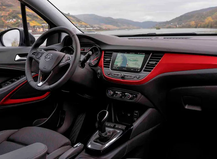 renting-opel-crossland-4-3.webp