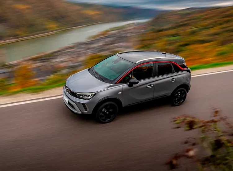 renting-opel-crossland-7-3.webp
