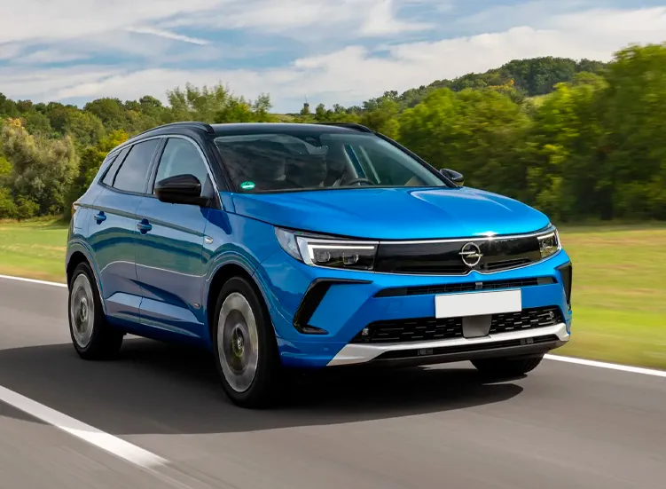renting-opel-grandland-3-3.webp
