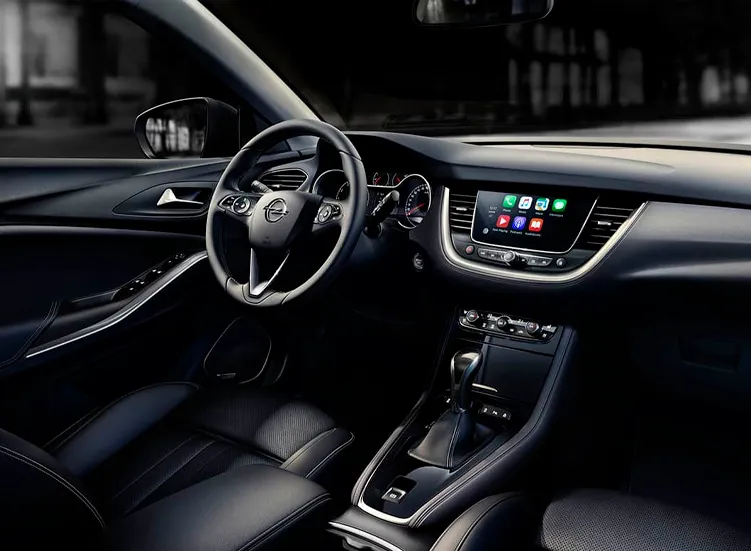 renting-opel-grandland-7-3.webp