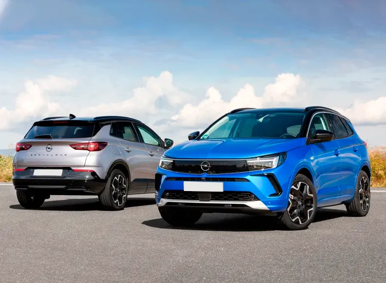 renting-opel-grandland-8-3.webp