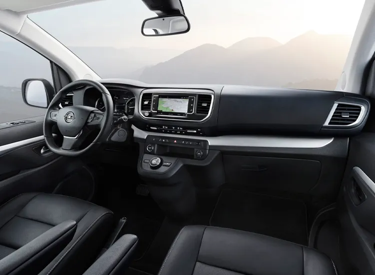 renting-opel-zafira-life-4-7.webp