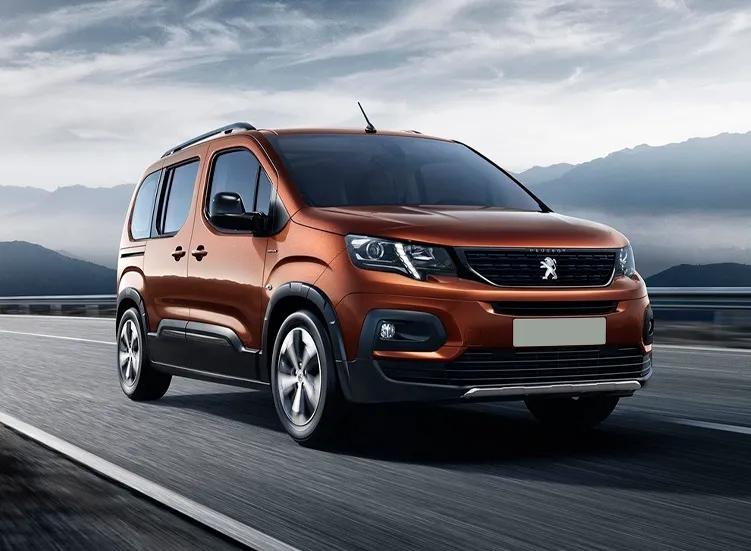 renting-peugeot-rifter-5-4.webp