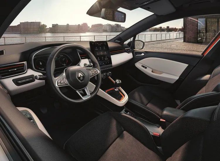 renting-renault-clio-7-6.webp