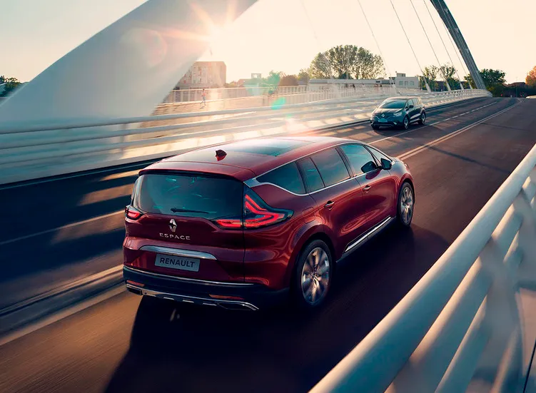 renting-renault-espace-3-3.webp