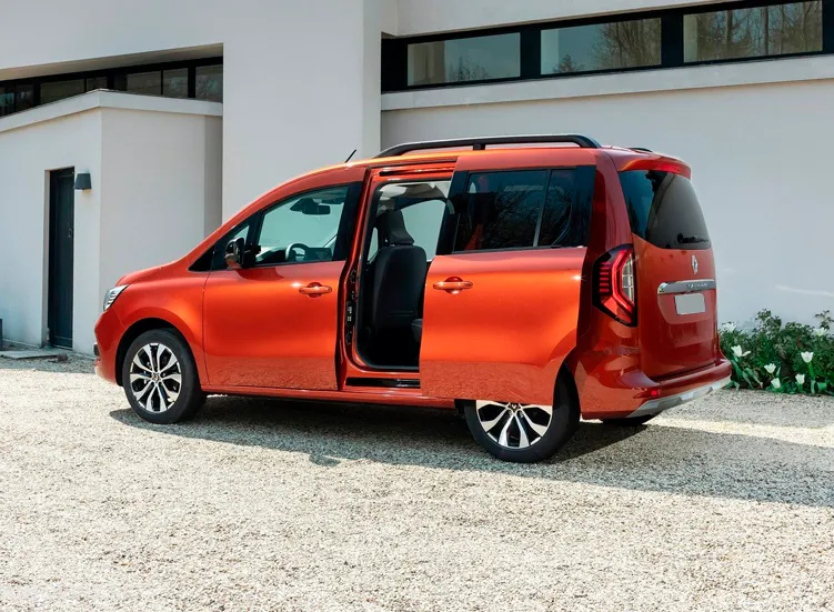renting-renault-kangoo-5-7.webp