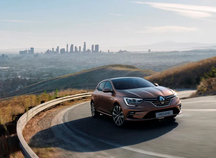 renting-renault-megane-2-6.webp