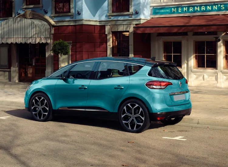 renting-renault-scenic-1-3.webp