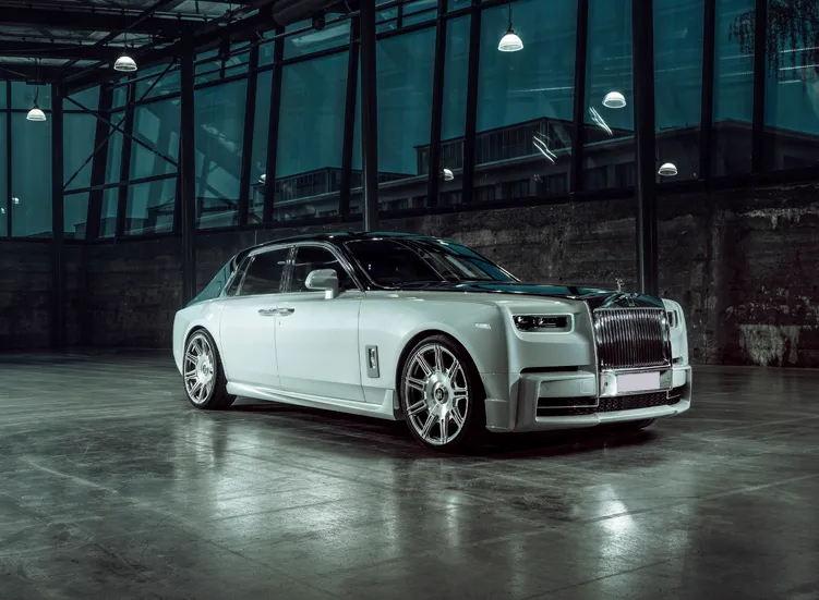 renting-rolls-royce-phantom-2-3.webp