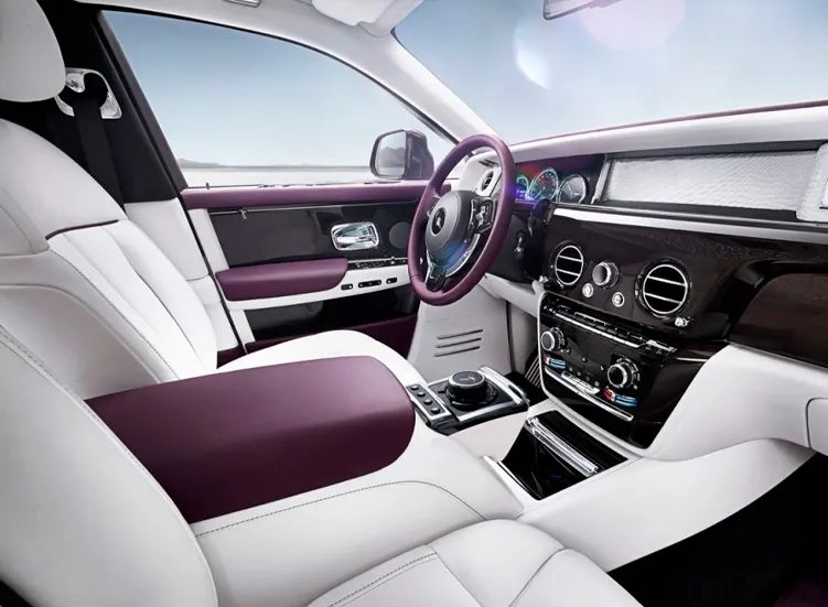 renting-rolls-royce-phantom-5-3.webp