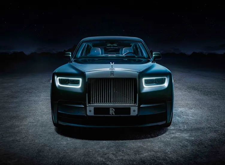 renting-rolls-royce-phantom-7-3.webp