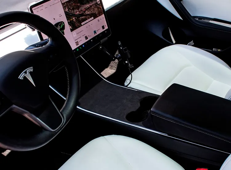 renting-tesla-model-y-6-3.webp