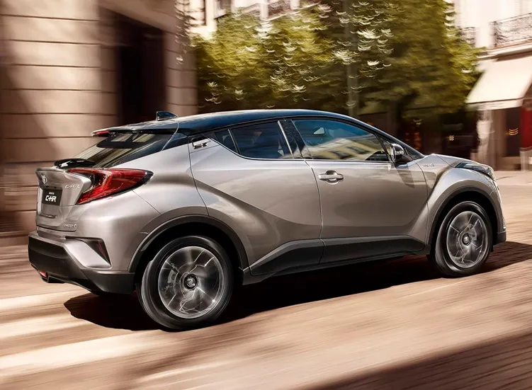 renting-toyota-c-hr-2-3.webp