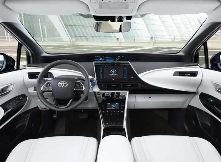 renting-toyota-mirai-8-3.webp