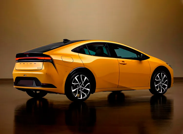 renting-toyota-prius-2-3.webp