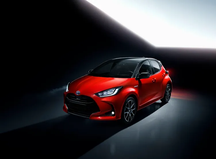 renting-toyota-yaris-1-3.webp
