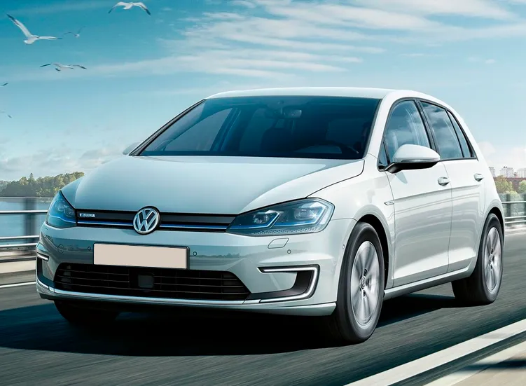 renting-volkswagen-golf-5-3.webp