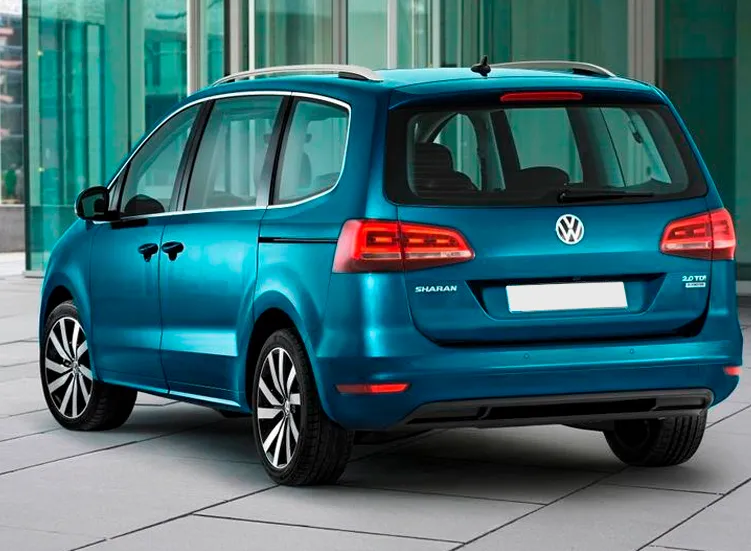 renting-volkswagen-sharan-4-3.webp