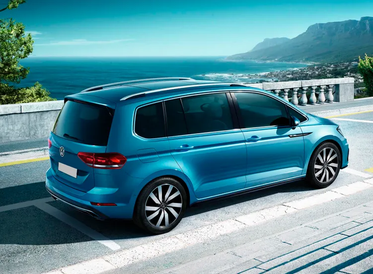 renting-volkswagen-touran-3